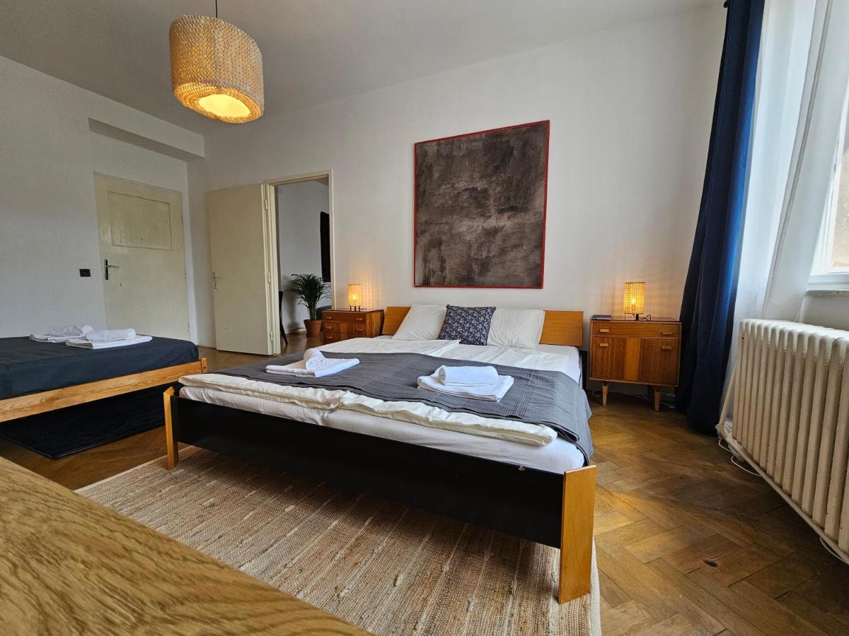 Stone Square Apartment Братислава Экстерьер фото