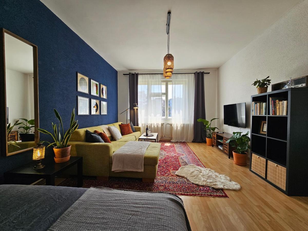 Stone Square Apartment Братислава Экстерьер фото