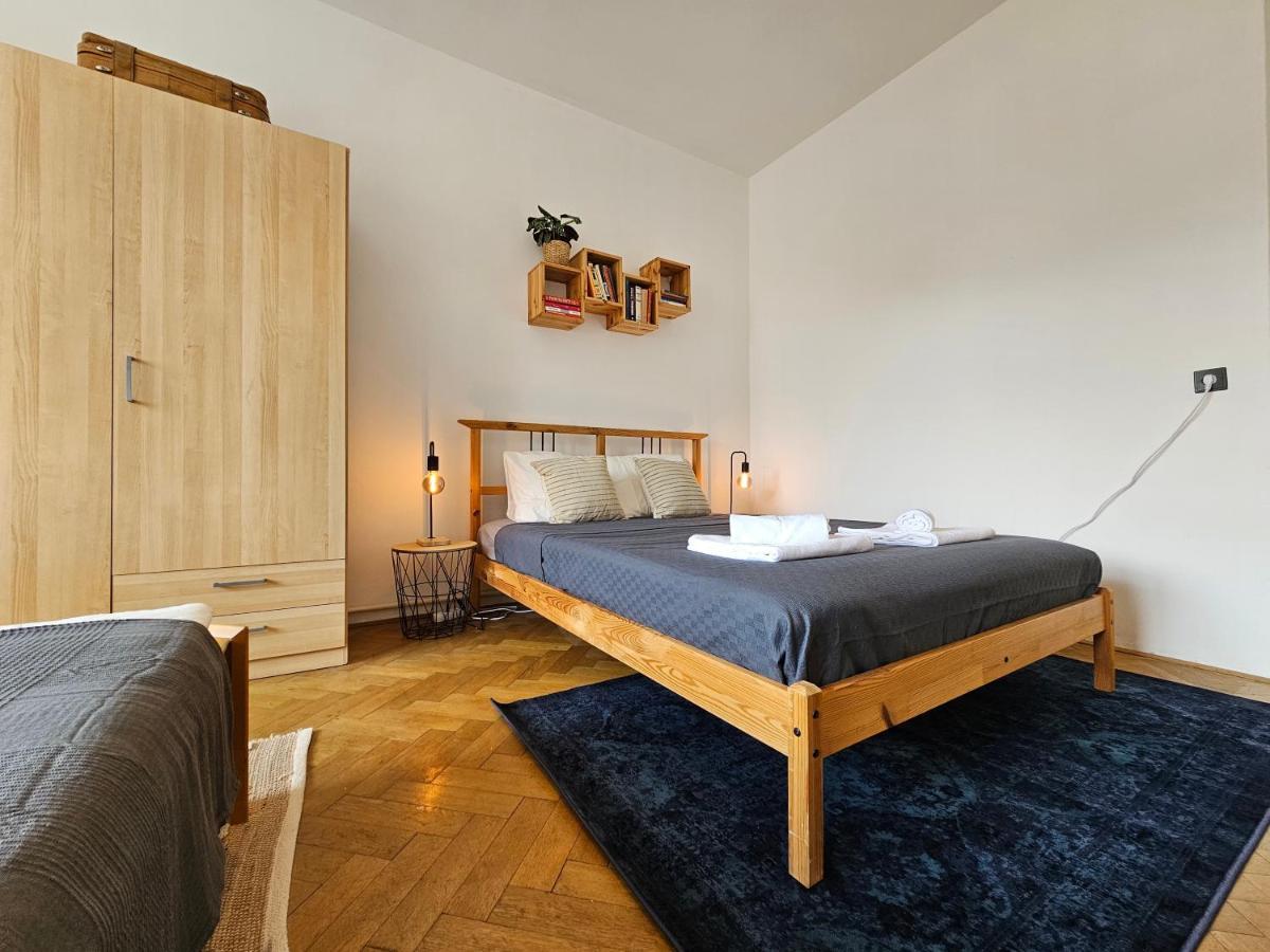 Stone Square Apartment Братислава Экстерьер фото