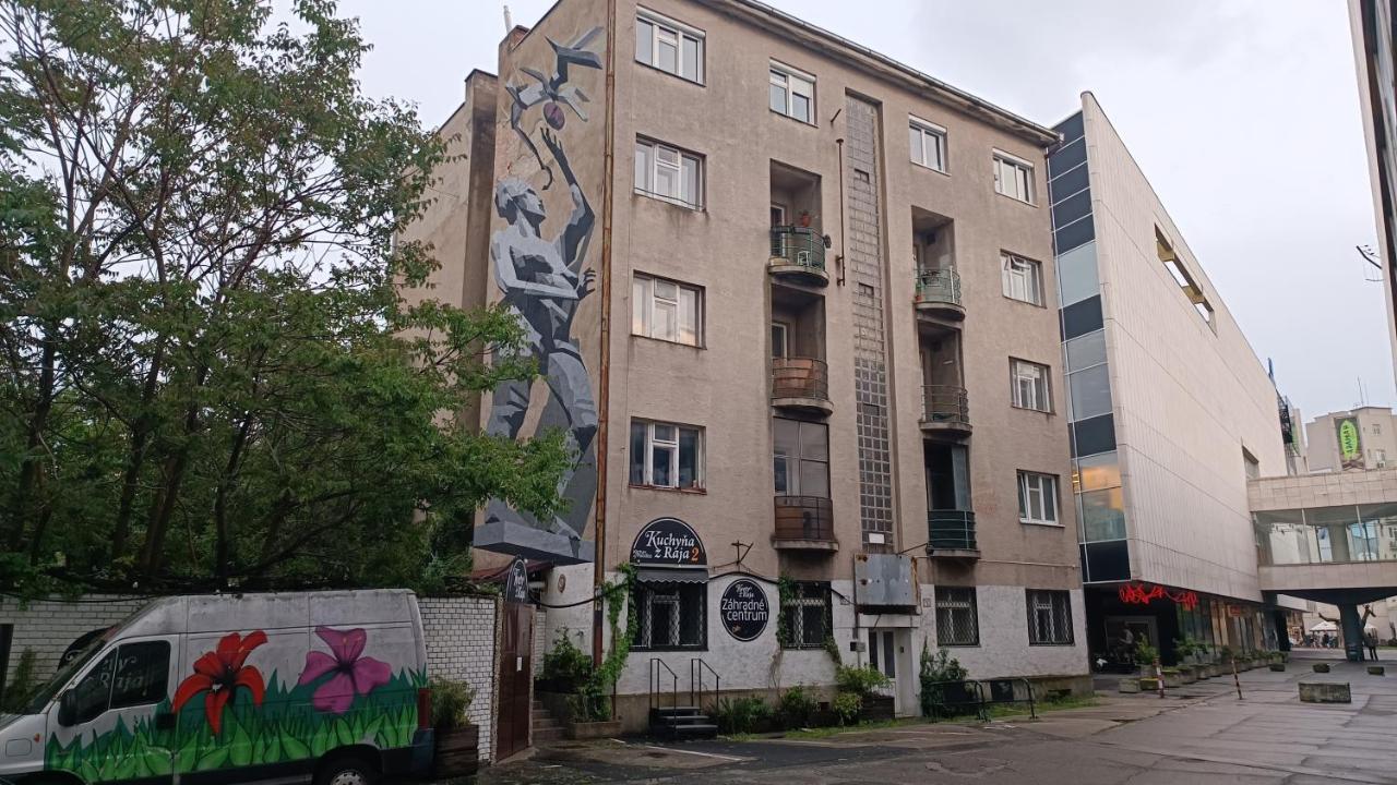 Stone Square Apartment Братислава Экстерьер фото